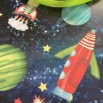 Papier cadeau Fusées Planètes bleu marine Enfants Jeunesse 70cm 100m