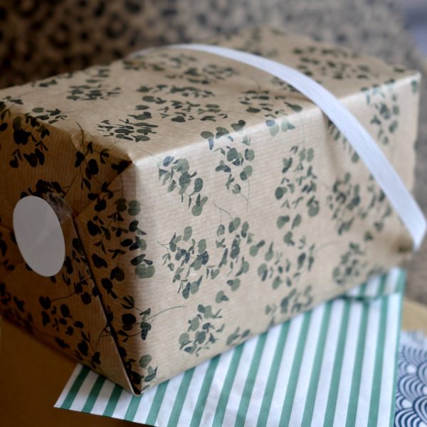 Papier cadeau kraft naturel feuillages eucalyptus vert Bobines Rouleaux 70cm 50cm recyclable