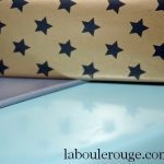 Rouleau / Bobine papier doré mat étoiles Noir 70cm Europe