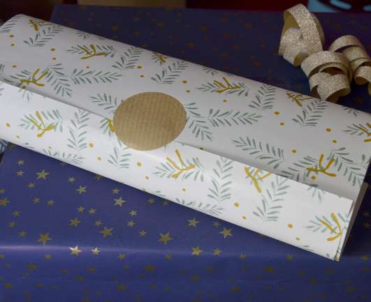 Rouleaux de papier cadeau blancs emballages cadeaux en feuilles recyclées  écologiques pour les fêtes mat, satiné -  France